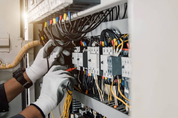 Best Electrical Outlet Repair  in Edgewood, FL
